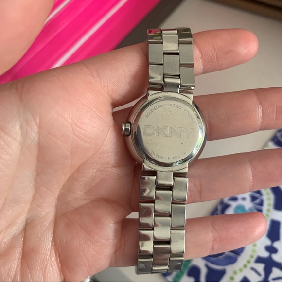 DKNY watch - Picture 4 of 4